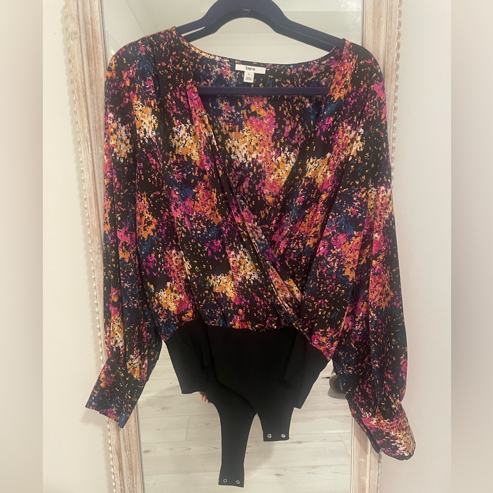Multicolor bodysuit never worn!! Size L